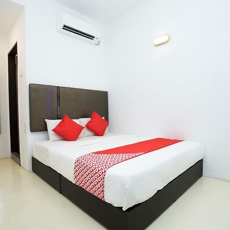 Capital O 90556 Hotel Cherita Rooms Kuantan Ngoại thất bức ảnh