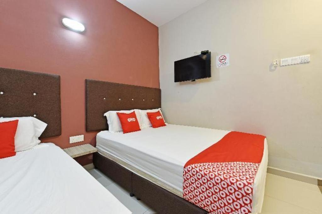 Capital O 90556 Hotel Cherita Rooms Kuantan Ngoại thất bức ảnh