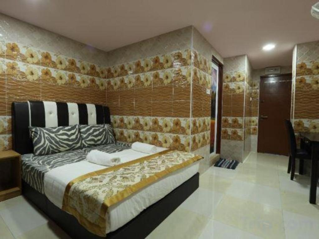 Capital O 90556 Hotel Cherita Rooms Kuantan Ngoại thất bức ảnh