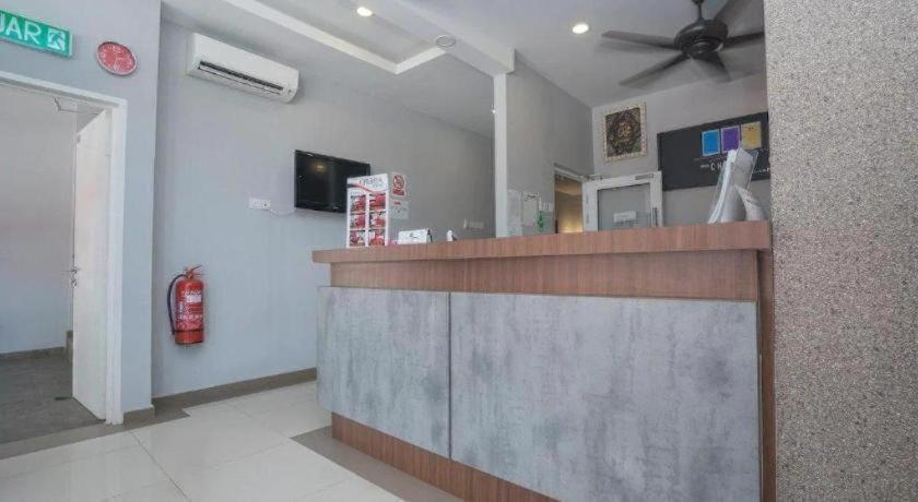 Capital O 90556 Hotel Cherita Rooms Kuantan Ngoại thất bức ảnh