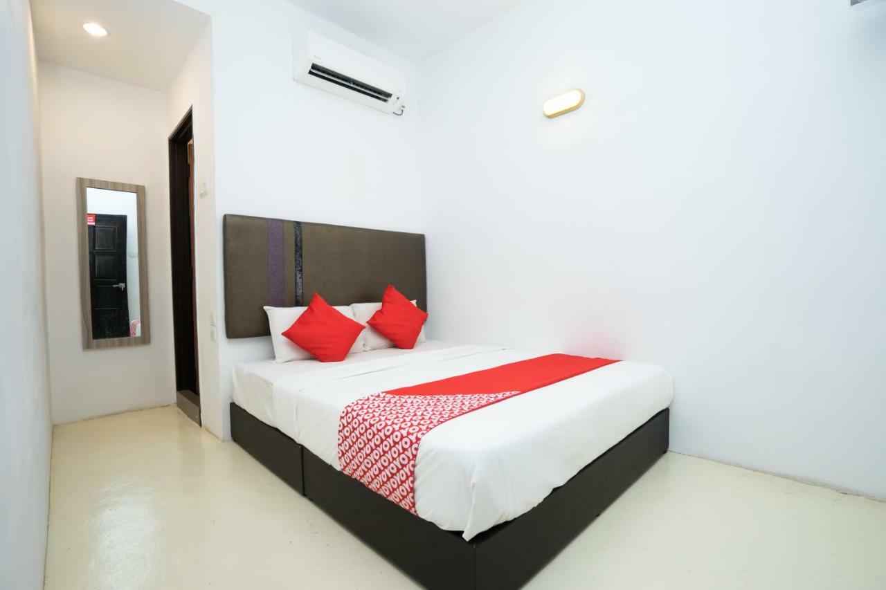 Capital O 90556 Hotel Cherita Rooms Kuantan Ngoại thất bức ảnh